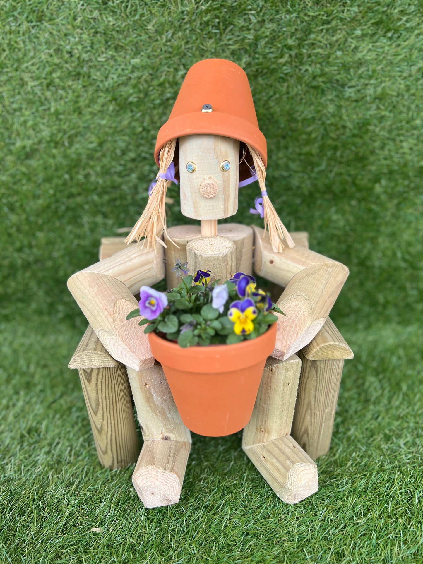 Girl or Boy Sitting on a Chair – With or Without Solar Lamp