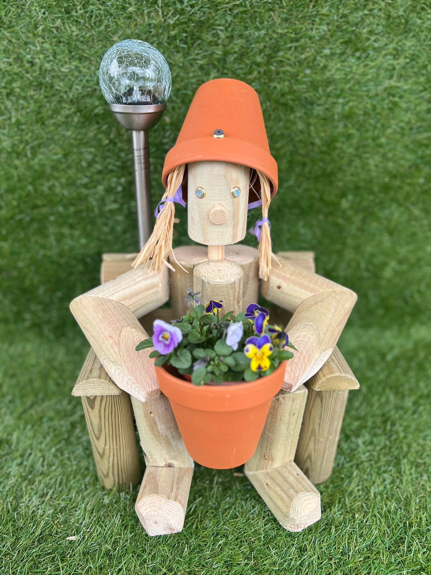 Girl or Boy Sitting on a Chair – With or Without Solar Lamp