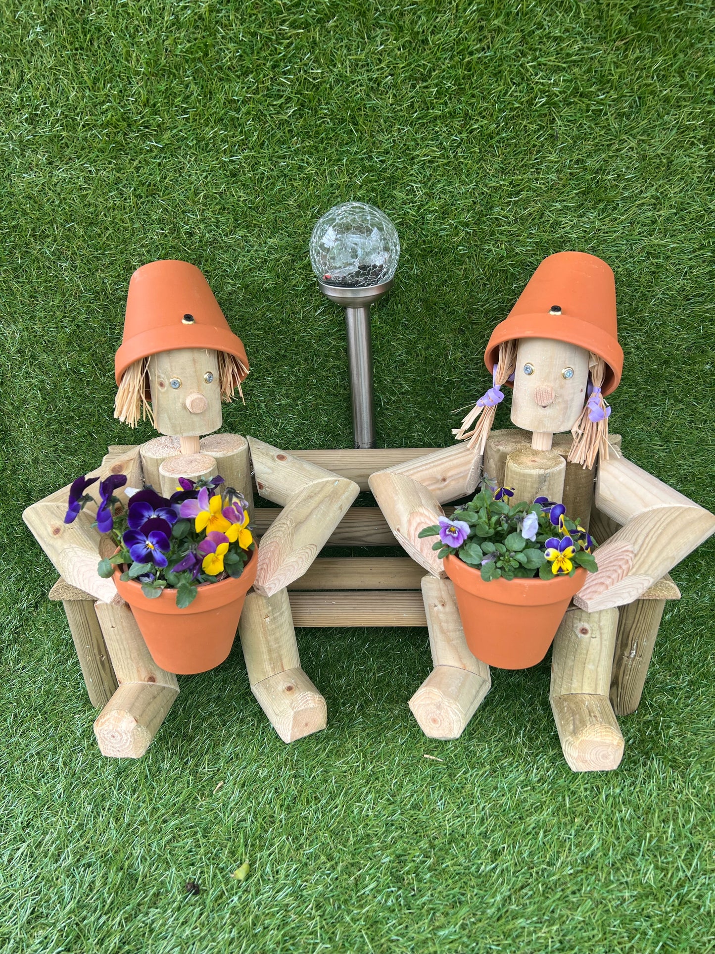 Wooden Garden Couple on Bench – With or Without Solar Light